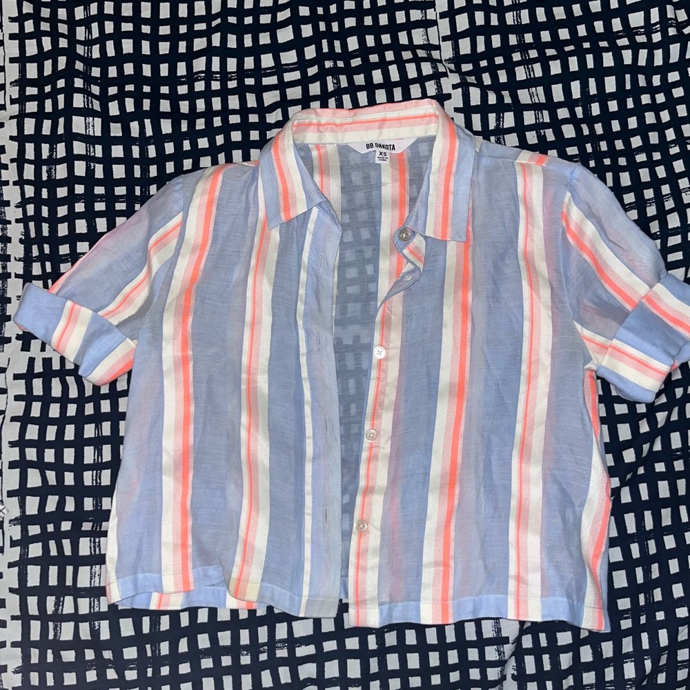 Cropped button up